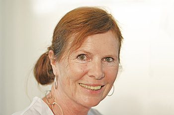 Frau Angela Simon